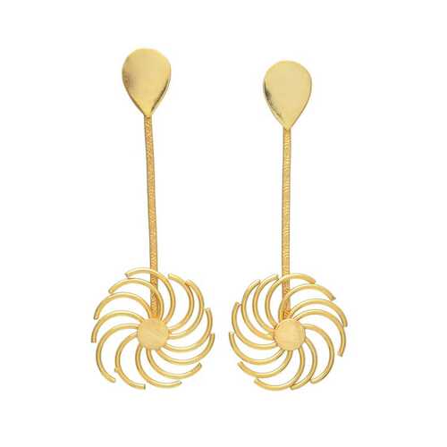 Golden dangle fan shaped earring set for woman