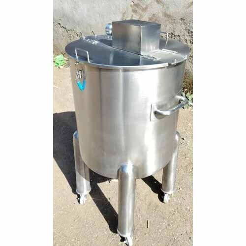 SS Mixing Tank With Agitator(Air Operated)