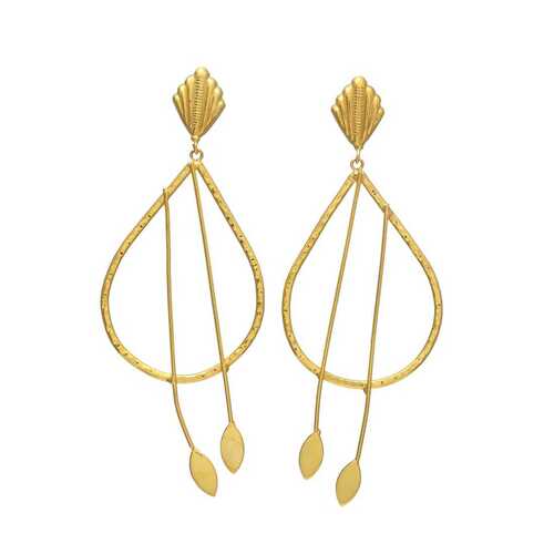 Gold plated tear drop earring set