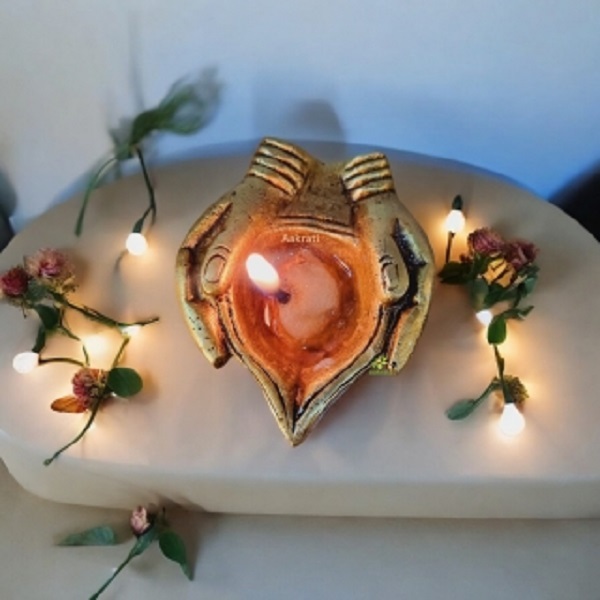 aakrati Worship Brass Table Diya  (Height: 1 inch)