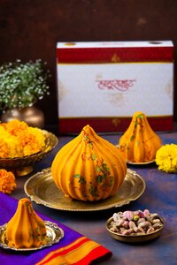 Kesar Mawa Modak - Premium Dairy-based Delicacy | Infused With Authentic Saffron Flavor, Soft And Sweet Texture