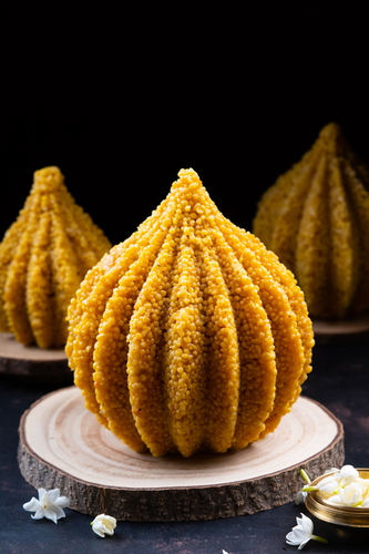kadak bundi modak