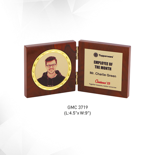 Tupperware wooden memento