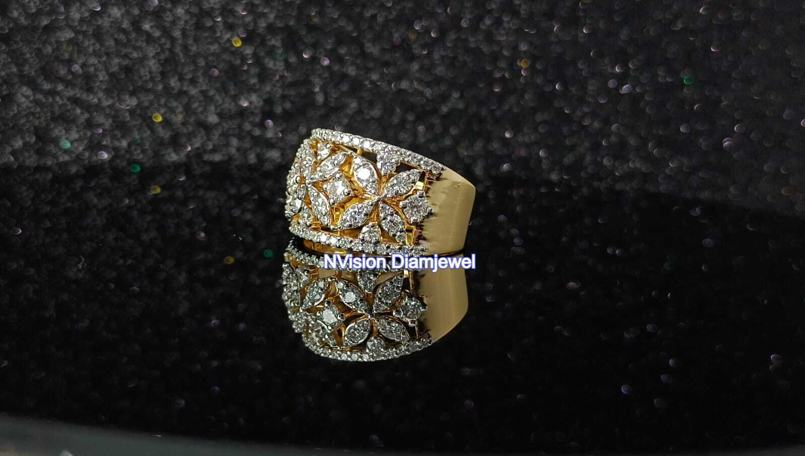 Yellow Gold LabGrown Diamond Artistic Ring .