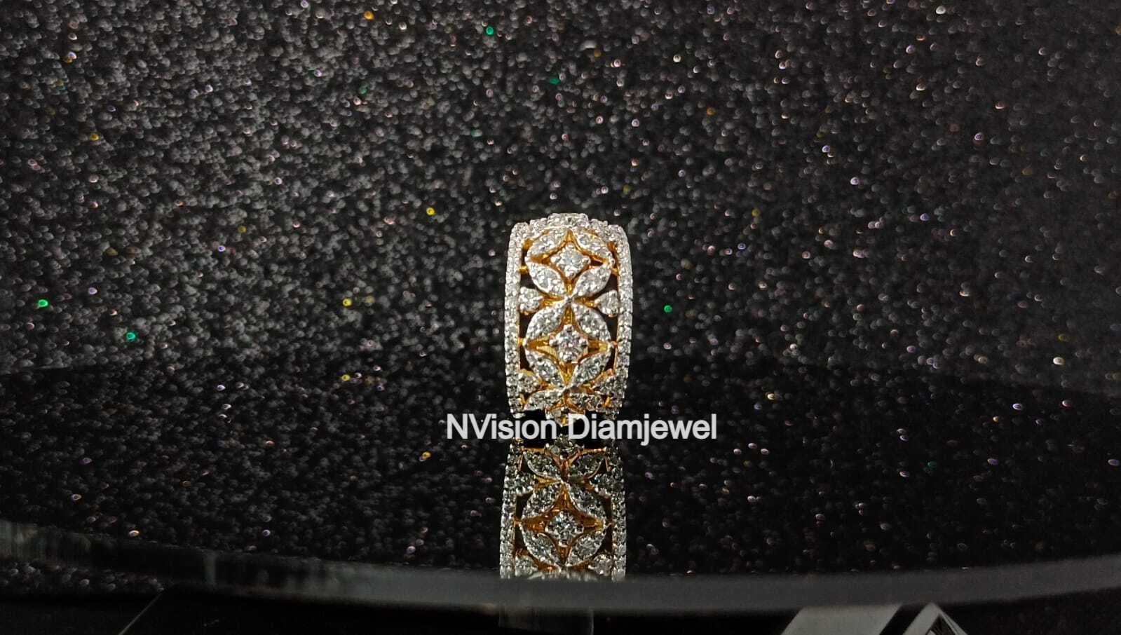 Yellow Gold LabGrown Diamond Artistic Ring .