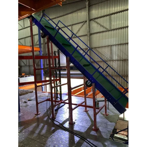 Inclined Food Grade Belt Conveyor - Material: Mild Steel