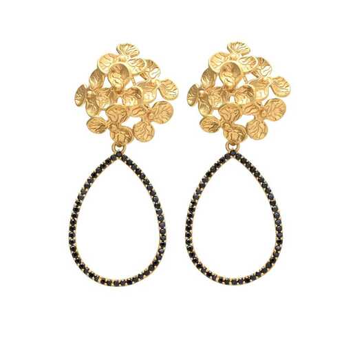 Drop design earring with black onyx gemstone
