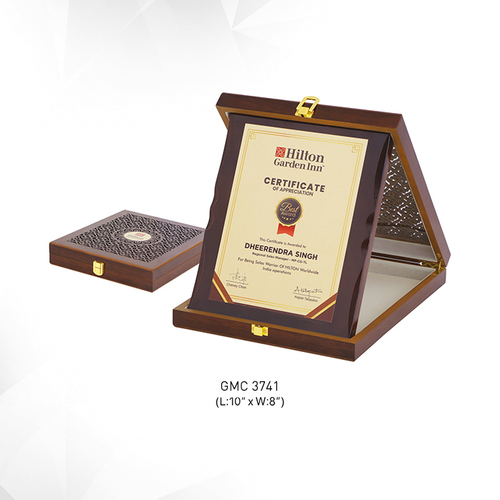 Hilton wooden box