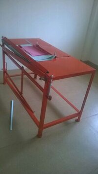 Board cutting machine
