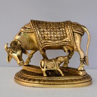 aakrati Brass Cow and Calf Oval Base Statue Decorative Showpiece - 13 cm  (Brass, Yellow)