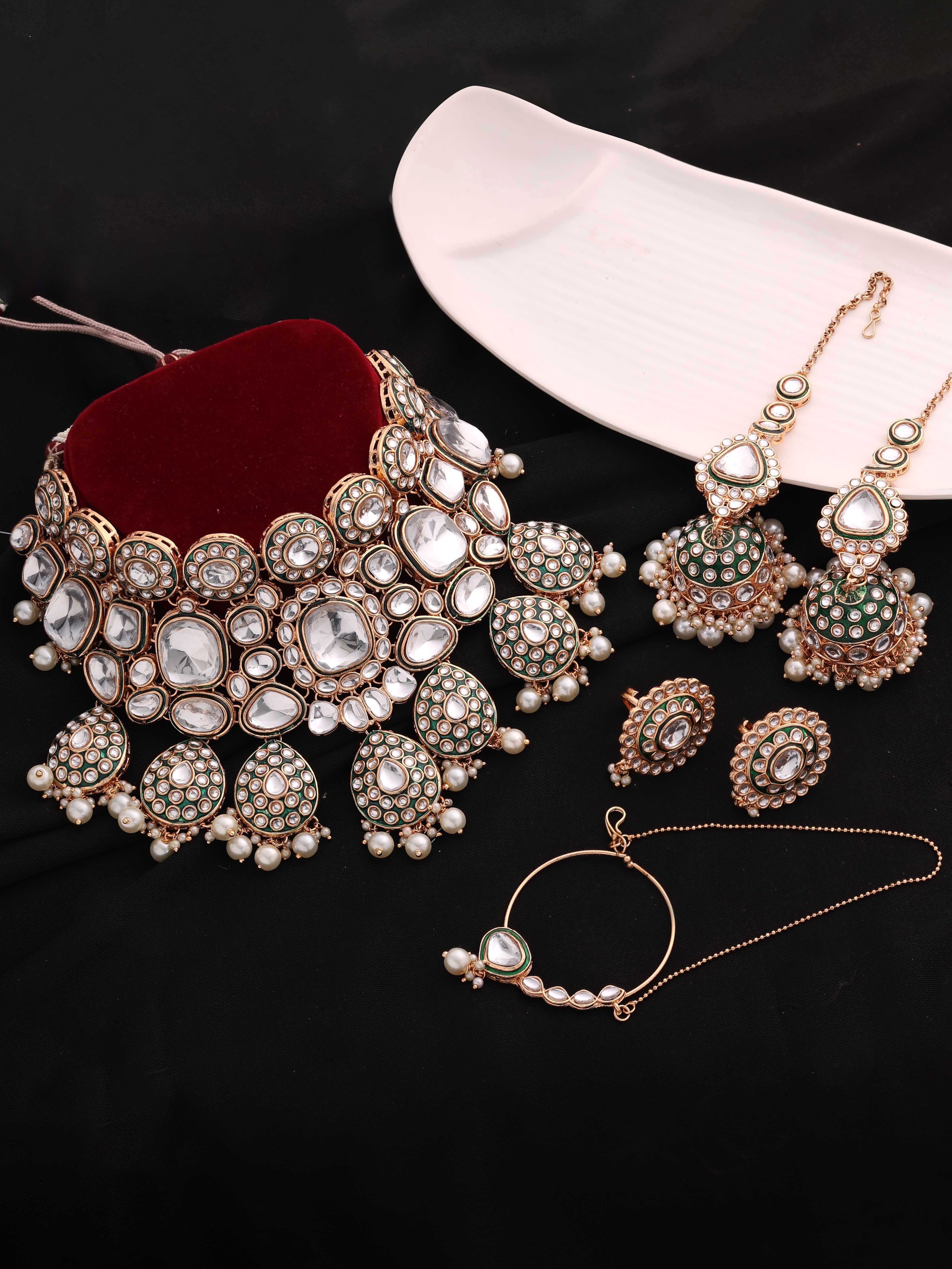 Exquisite Jadau Kundan Gold plated Dulhan semi bridal choker Necklaces Set.