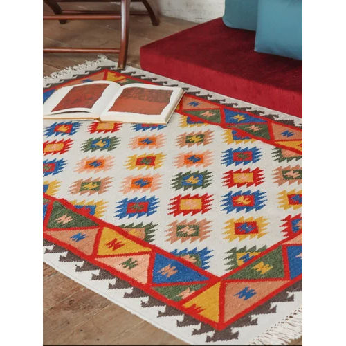 Traditional Handmade Rug - Color: Multicolour