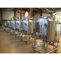 Agitator Pressure Vessel - Automatic Grade: Automatic