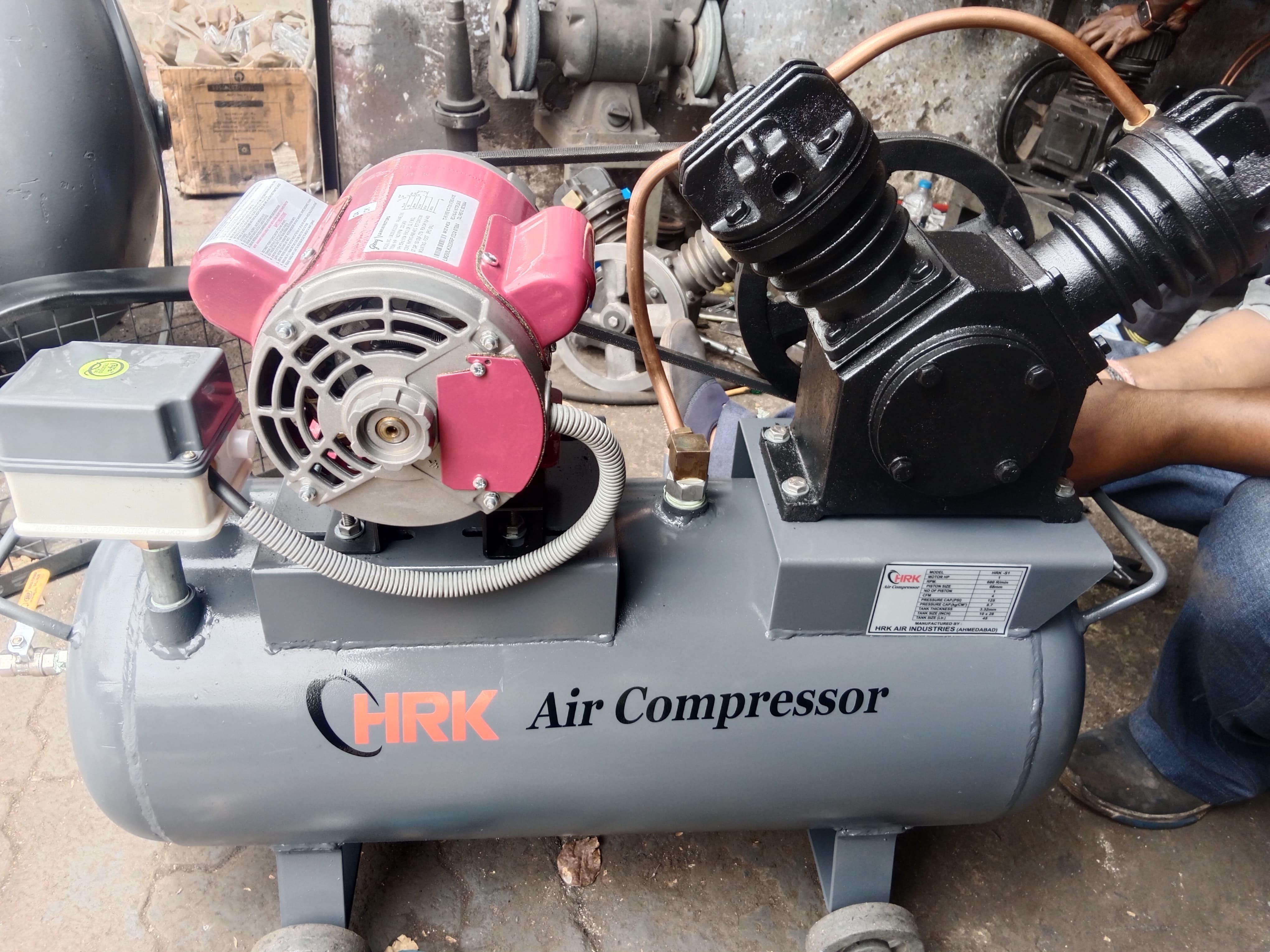 1 HP PISTON AIR COMPRESSOR