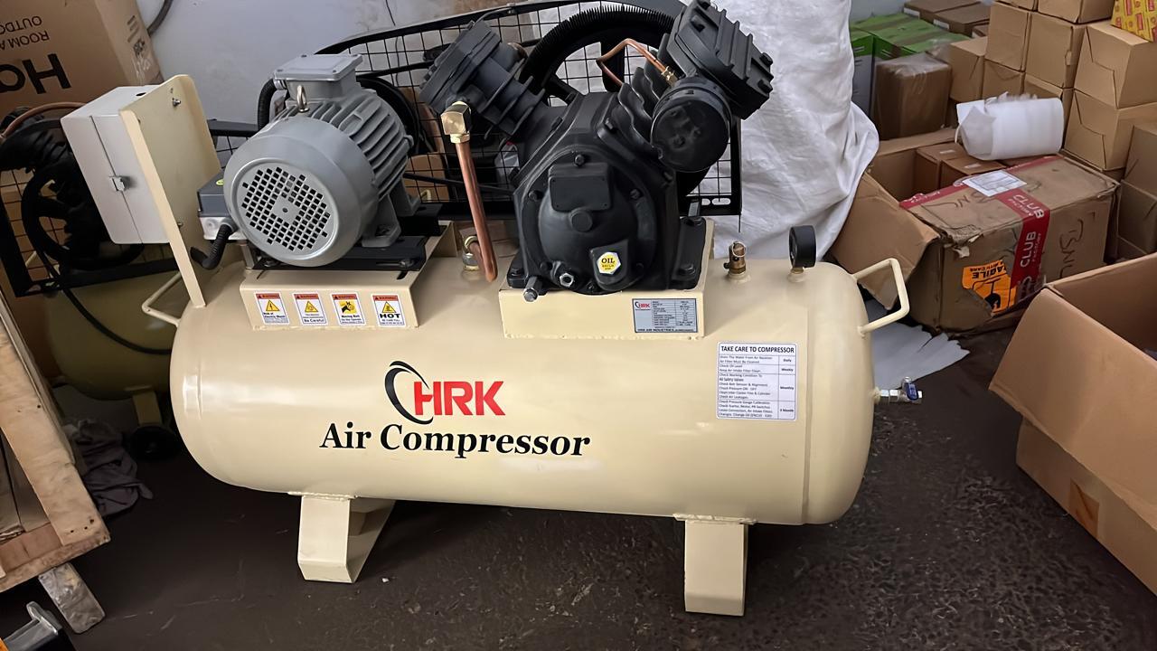 5 HP PISTON AIR COMPRESSOR