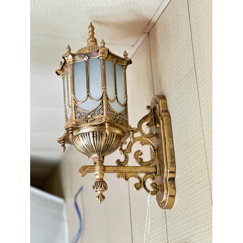 Outdoor Roman Style Garden Wall Lamp - Color: Gold