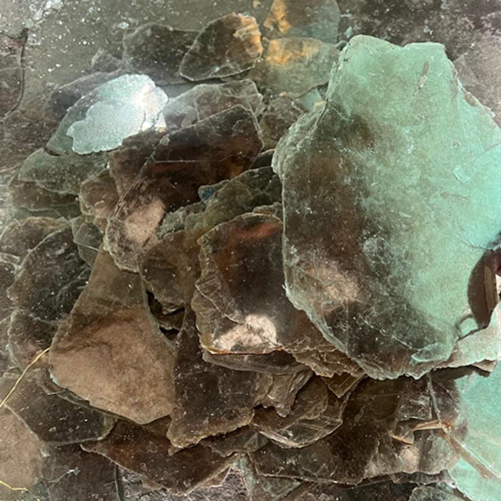 Mica Sheets - High-Purity Natural Mica, 40-55% SiO2, Brown/Light White, Irregular Particle Size, Heat Resistance up to 1000°C, Customizable