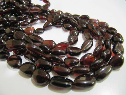 Natural Mozambique Garnet Nugget Shape Tumbled 8 to 17mm Strand 8''long