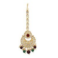 Delicate Round Kundan Choker Necklace Set.