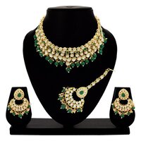 महिलाओं और लड़कियों के लिए क्लासिक एलिगेंस कुंदन सेट