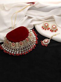 Royal Chandbali Kundan Choker Necklace Set.