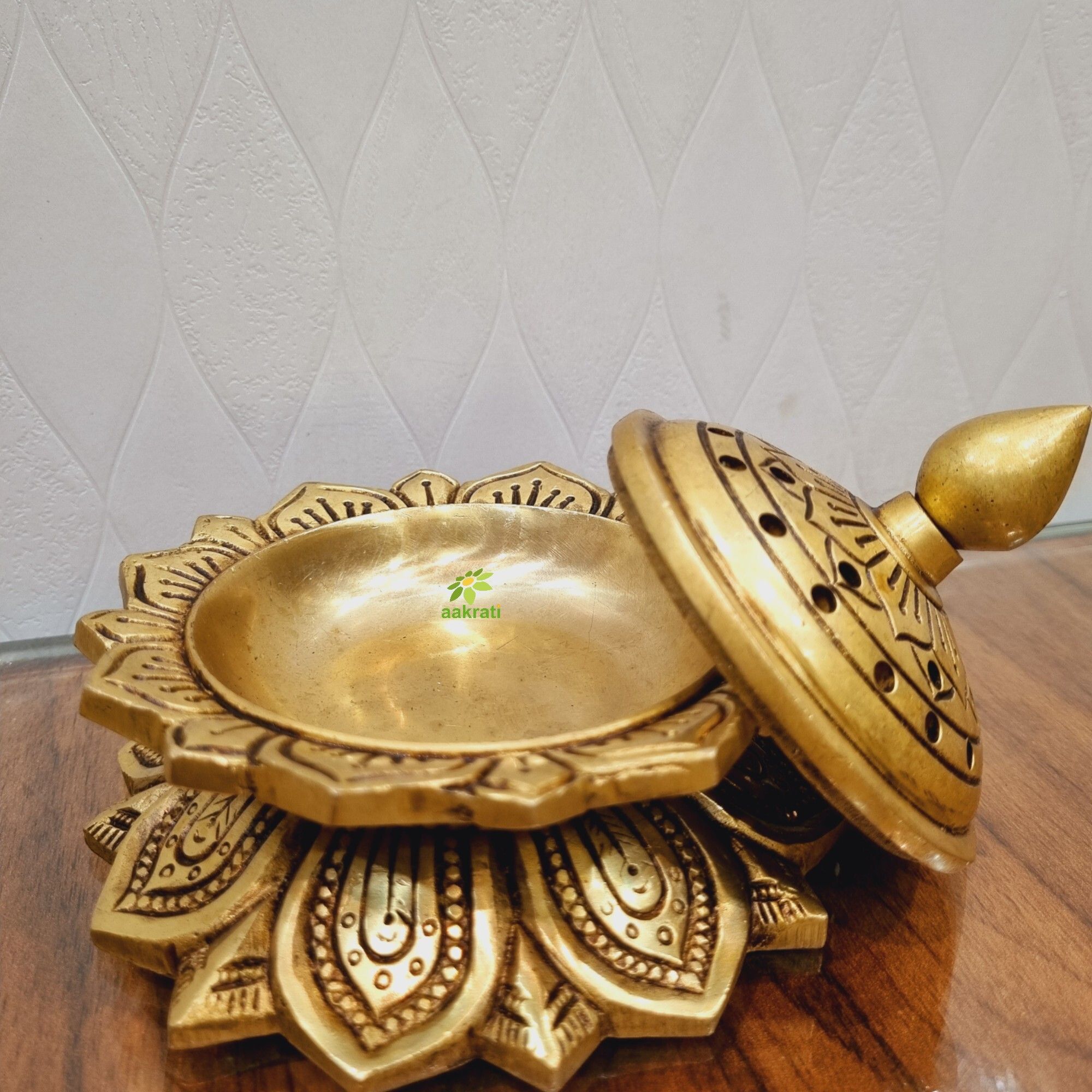 Handcrafted Brass Dhoop Burner - Sacred Elegance Made By Aakrati| Incense Holder| Loban Holder| Pooja Essentials (Yellow,4)