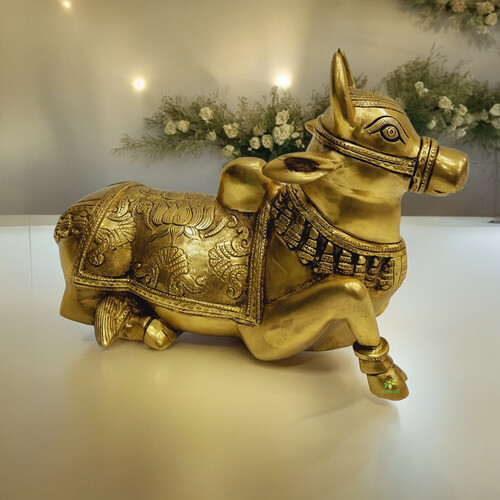 Aakrati Traditional Brass Nandi Murti - Symbol of Strength| Nandi Figurine| Temple Dcor (Yellow, 8.5)