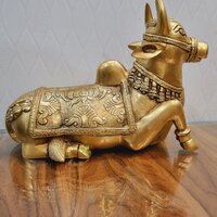 Aakrati Traditional Brass Nandi Murti - Symbol of Strength| Nandi Figurine| Temple Dcor (Yellow, 8.5)