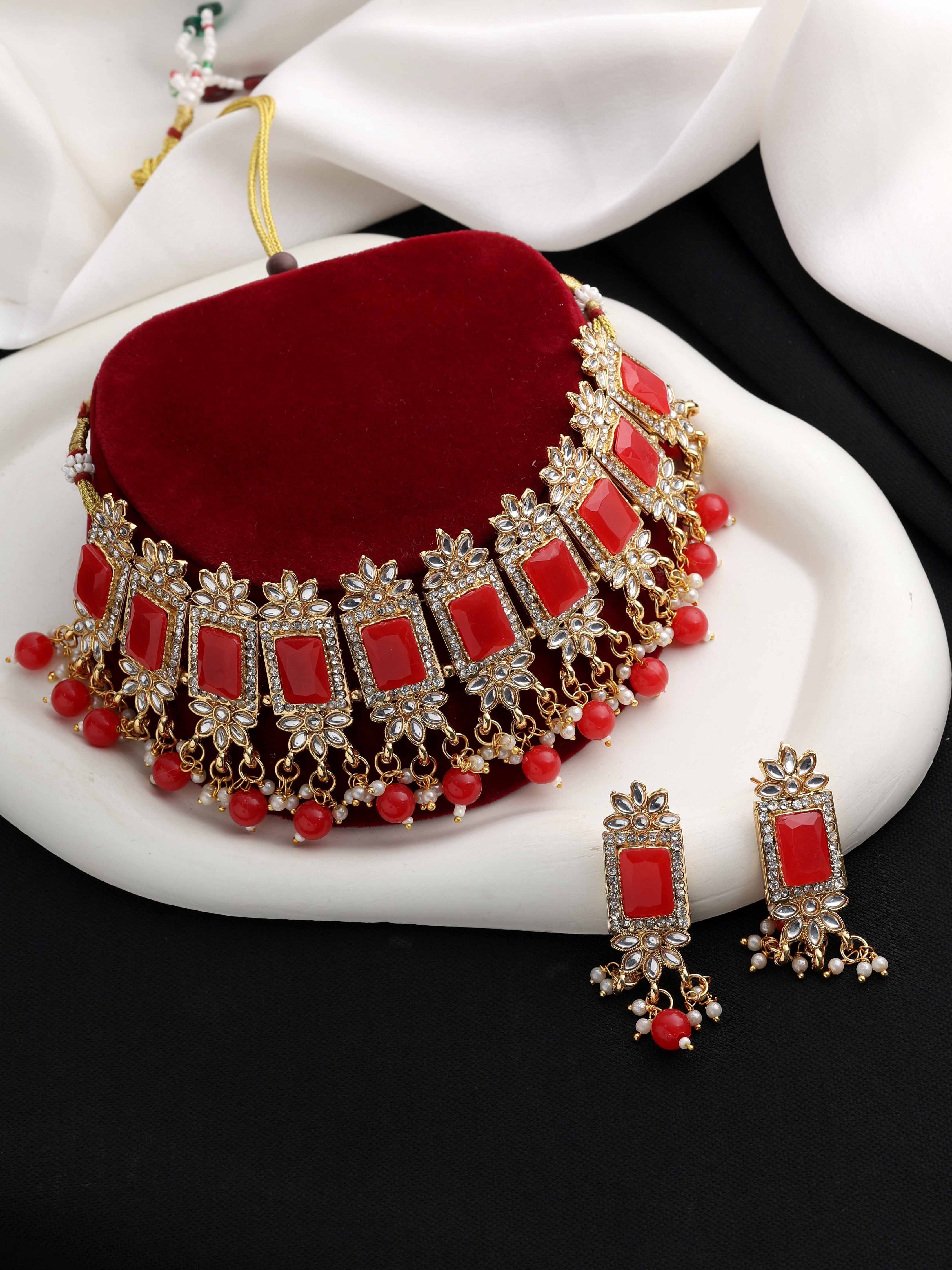 Divine Square Kundan choker necklace Set..