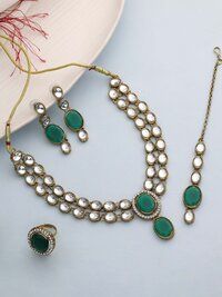 Kundan Oval Grace Choker Necklace Set