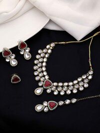 Tri-Luminous Kundan Choker Necklace Set.