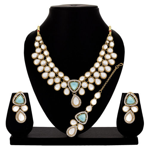 Tri-luminous Kundan Choker Necklace Set..