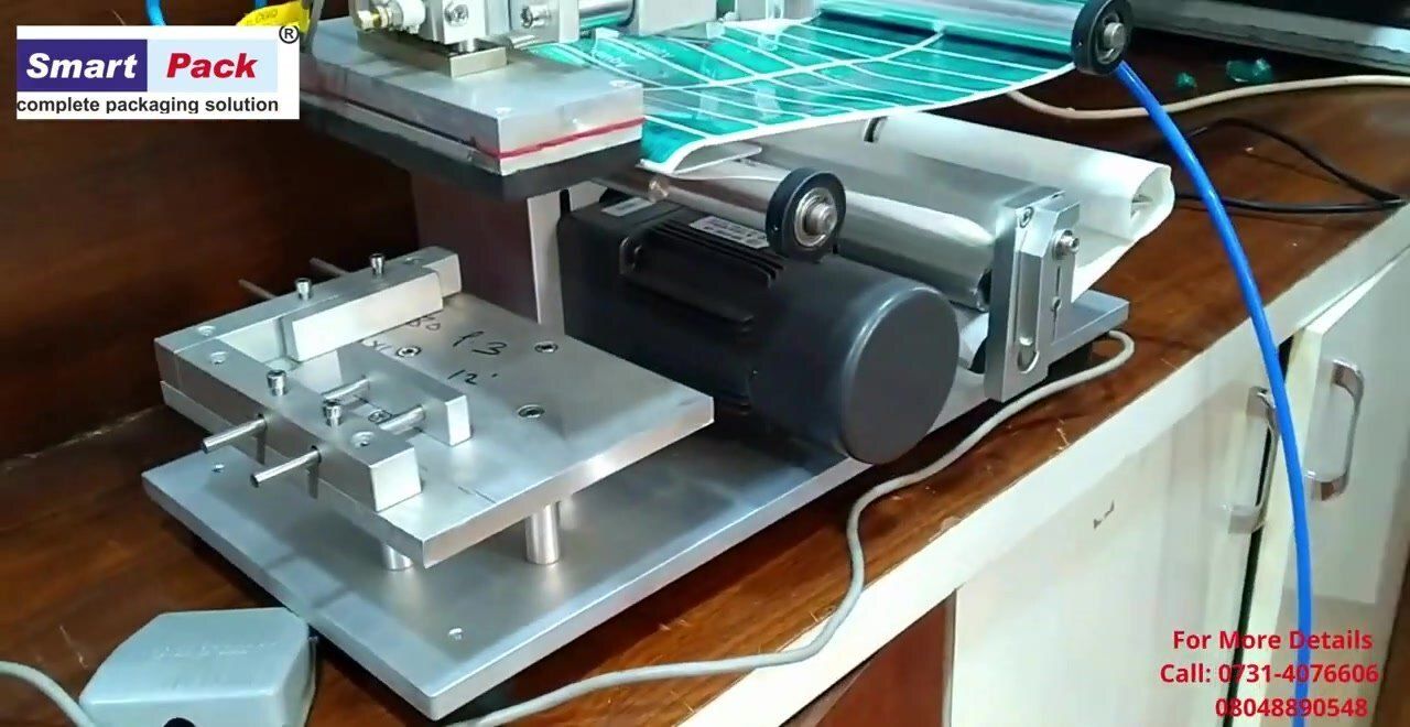 Horizontal Square Bottle Labelling Machine