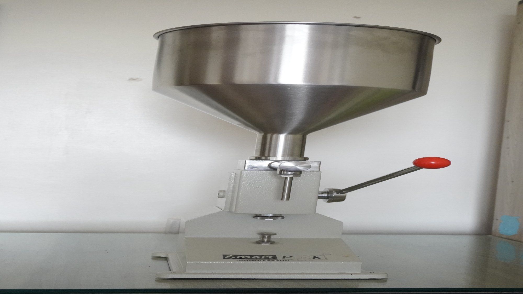 Manual Paste Filling Machine 10 ml to 100 ml