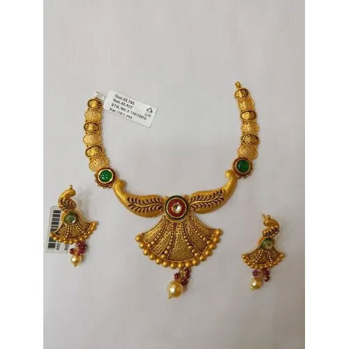 Ladies Gold Fancy Necklace Set