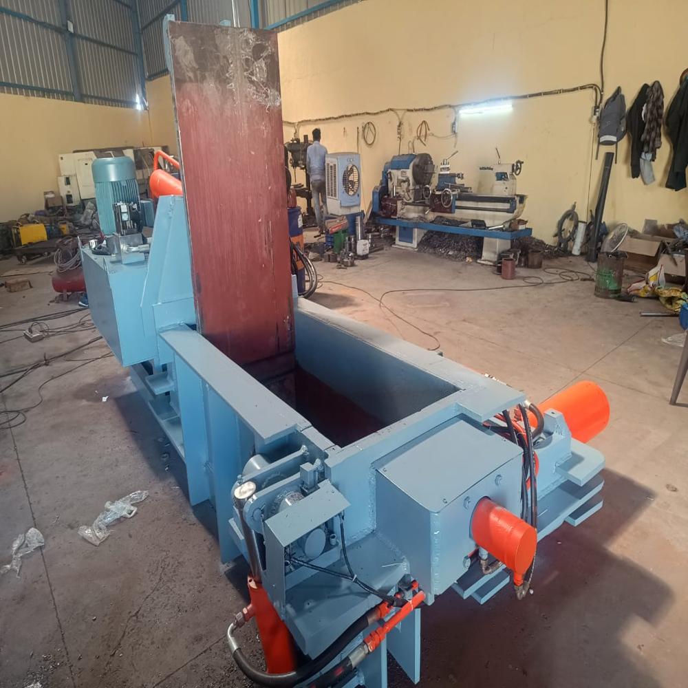 Horizontal Scrap Baling Press Machine - Color: Epoxy
