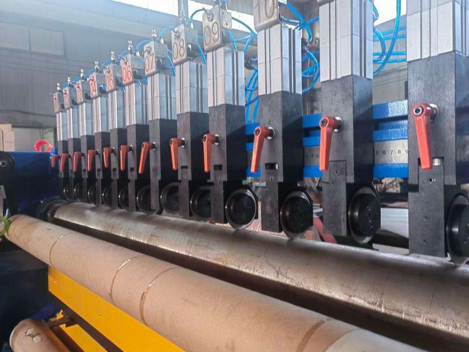 China factory abrasive jumbo roll slitting machine for abrasive belt