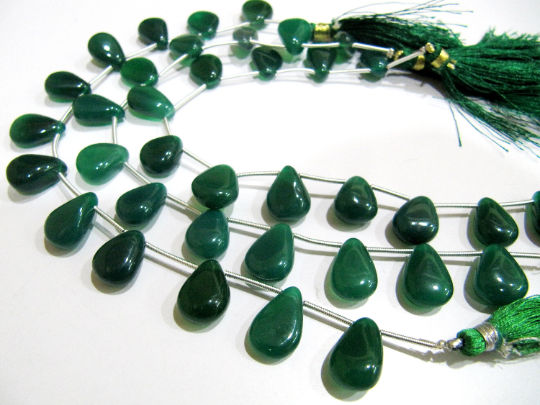 Natural Green Onyx Heart Pear Shape Plain10x15 Strand 8 Inches Long