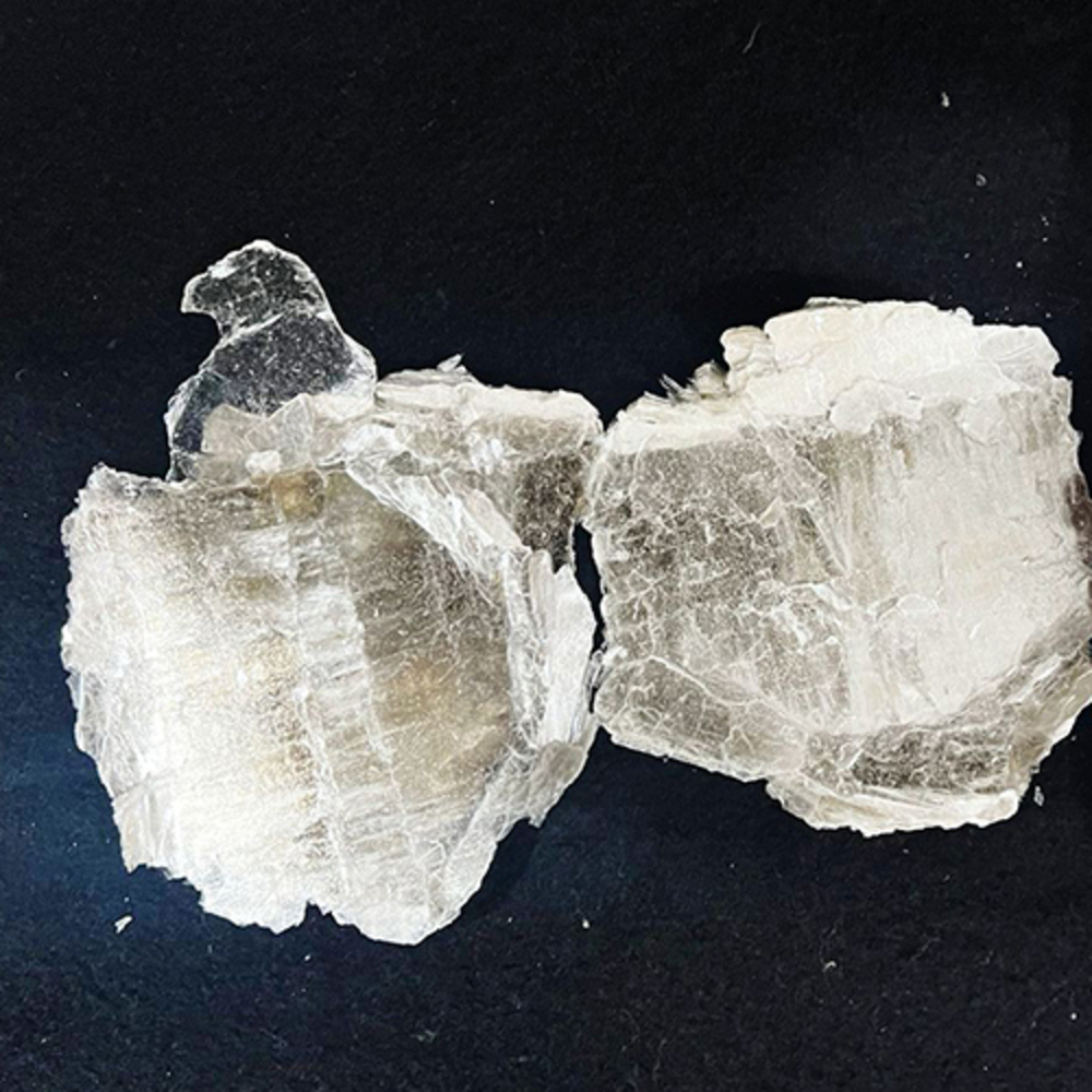 Natural Mica Scrap - Biotite Mica, White Color | SiO2 Content 45-50%, Al2O3 Content 30-35%, Heat Resistance 800-1,000Â°C, Ideal for Industrial Use