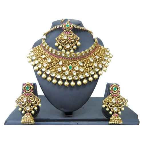 Kundan Necklace Set - Earrings Type: Stud Earrings