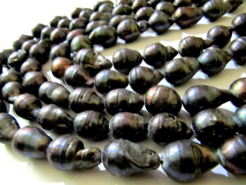 Natural Black Pearl Baroque Shape / Nugget Shape 15 to 20mm Strand 15-16''long