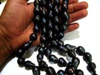 Natural Black Pearl Baroque Shape / Nugget Shape 15 to 20mm Strand 15-16''long