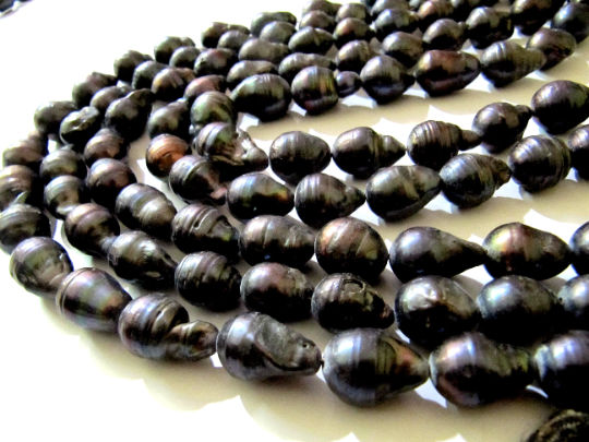 Natural Black Pearl Baroque Shape / Nugget Shape 15 to 20mm Strand 15-16''long