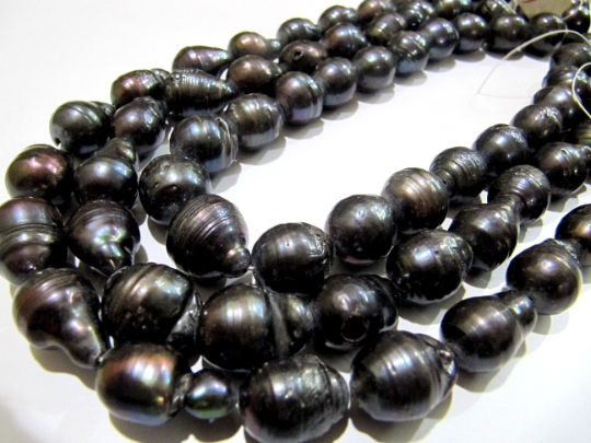 Natural Black Pearl Baroque Shape / Nugget Shape 15 to 20mm Strand 15-16''long