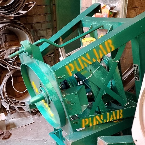 Mild Steel 18 Inch Bolt Type Horizontal Atta Chakki Machine