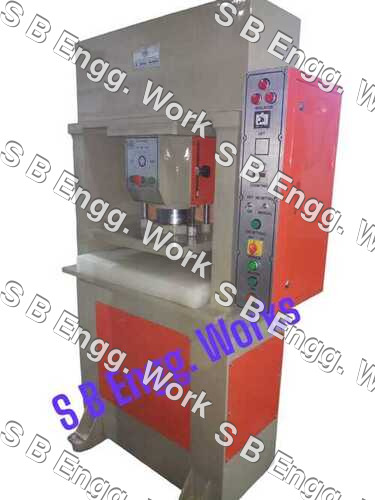 Clicker Cutting Machine - General Use: Industrial