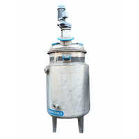 Stainless Steel Chemical Reactor - 1 Kiloliter Capacity , Corrosion Resistant, Industrial Use, Silver Finish, Precision Control Mechanisms