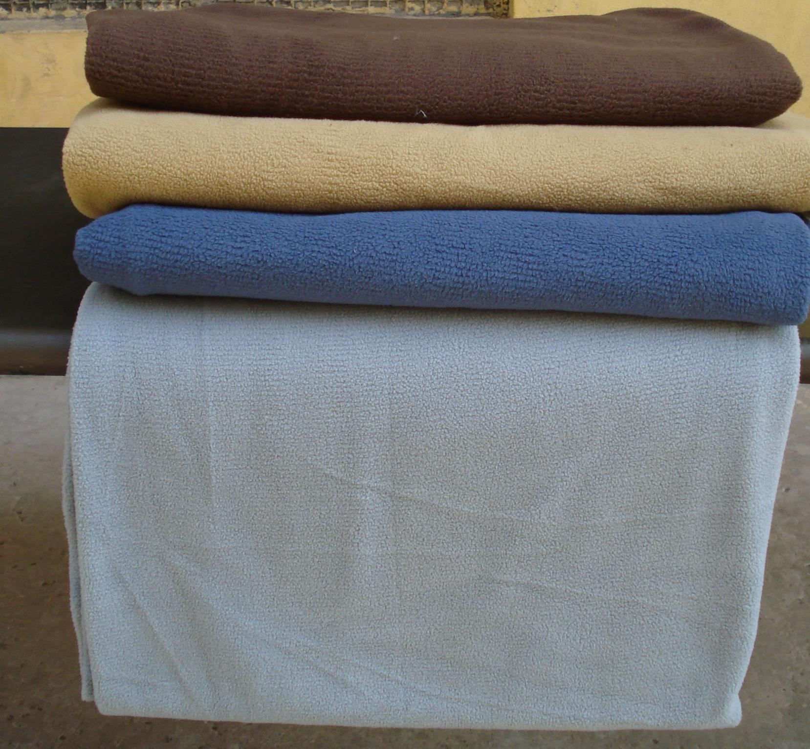 50%  woolen 50 % Synthetic blanket