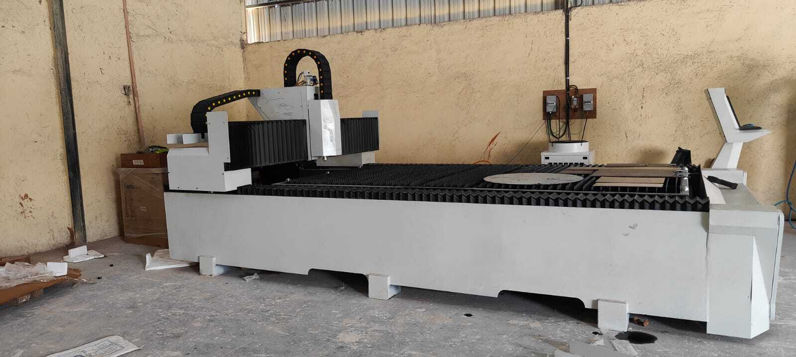 fiber metal laser cutting machine