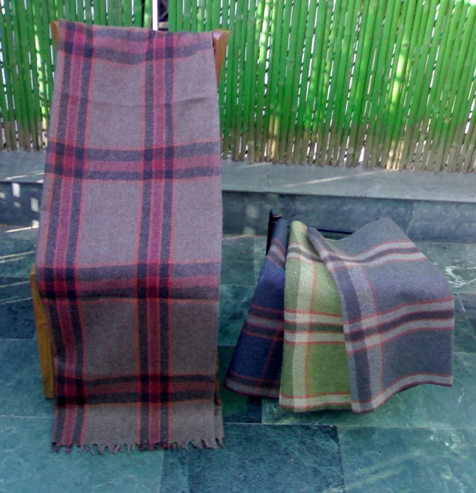 70% Woolen 30% Synthetic blanket